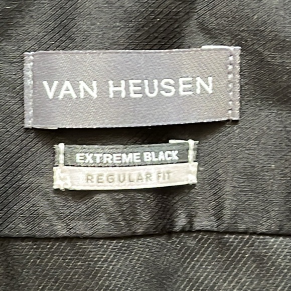 Van Heusen Extreme Black Regular Fit Long Sleeve Dress Shirt, Size Small 32/33 - Picture 10 of 14